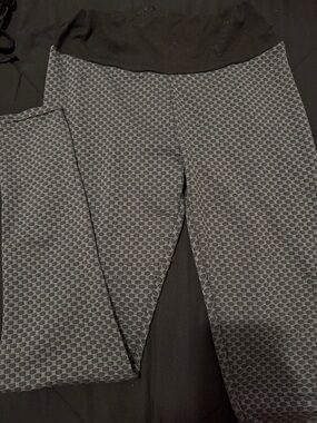 Women’s Textured Gray Booty Shaping Leggings